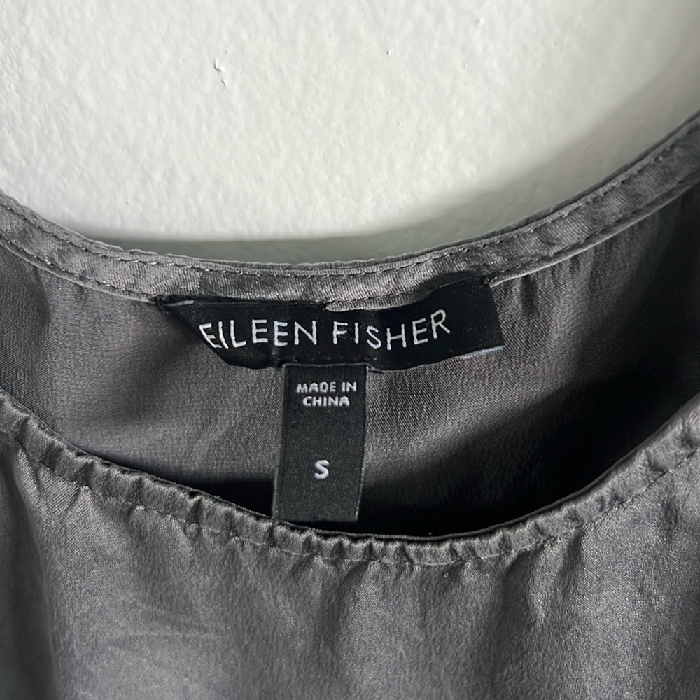 100% Silk Eileen Fisher Gray Sleeveless Tank Top with Relaxed Fit - Picture 3 of 6